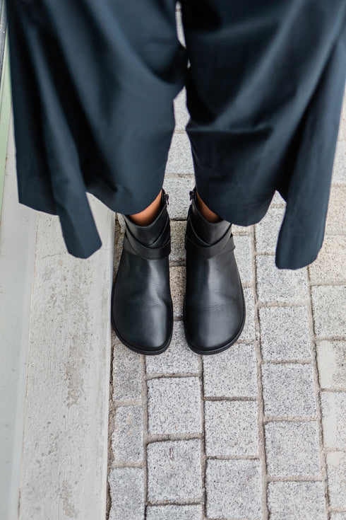 Divine Ankle Boot Black Barefoot boots, Size 36-43