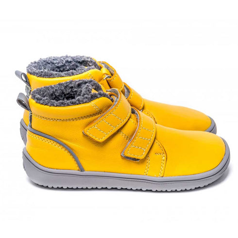 Gul barfotasko för barn till vintern från Be Lenka.